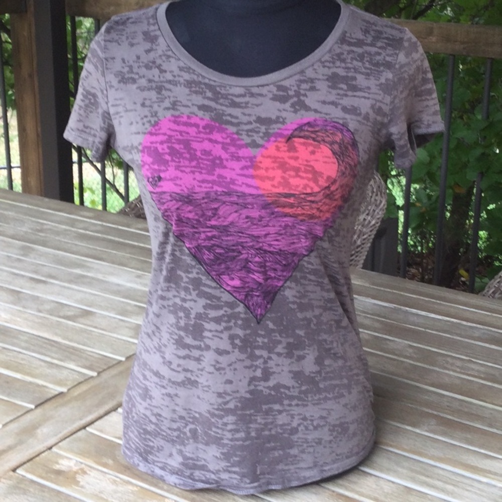 Roxy graphic tee size  S